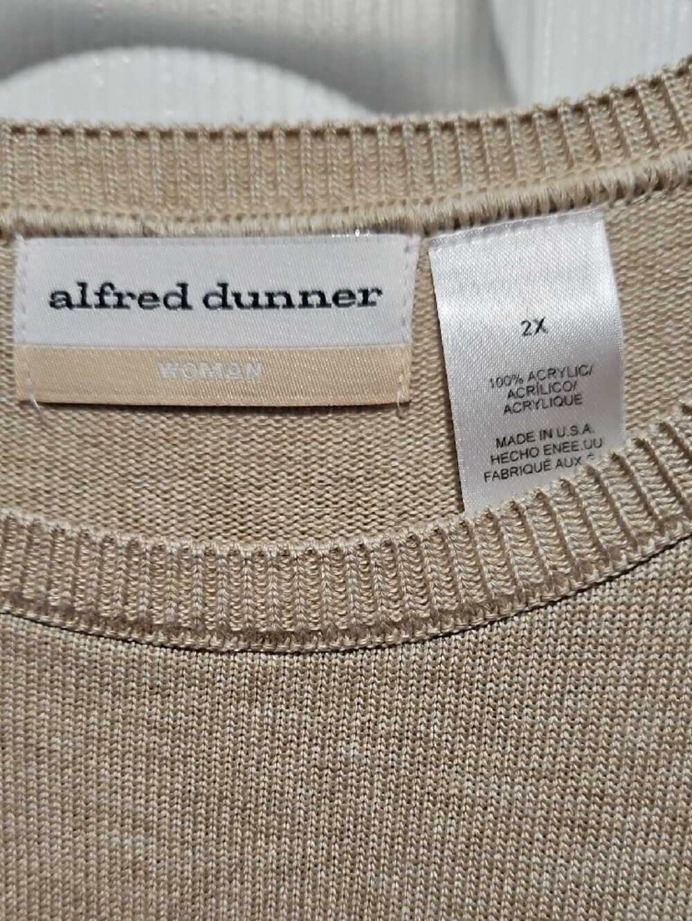 Alfred Dunner Beige Short-Sleeve Argyle Knit Sweater with Red and Green Diamonds - Picture 2 of 4